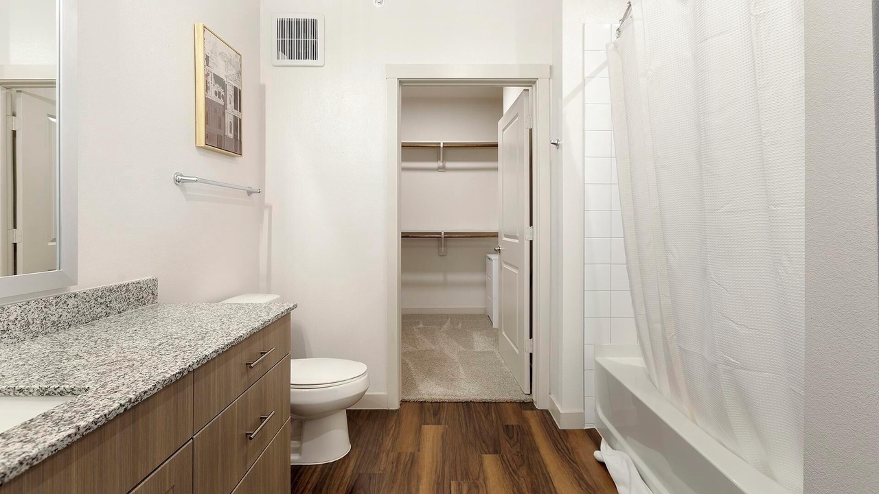 Photo of Bathroom in Fate