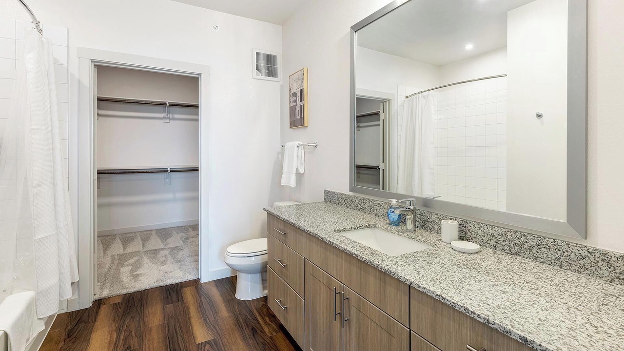 Photo of Bathroom in Fate