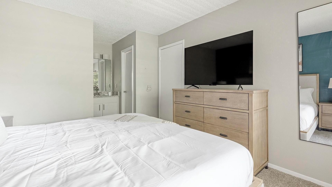 Photo of Bedroom in Royal Ridge