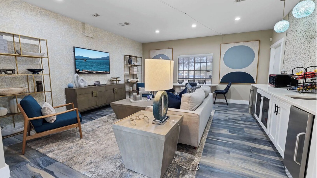 Photo of Livingroom in Royal Ridge