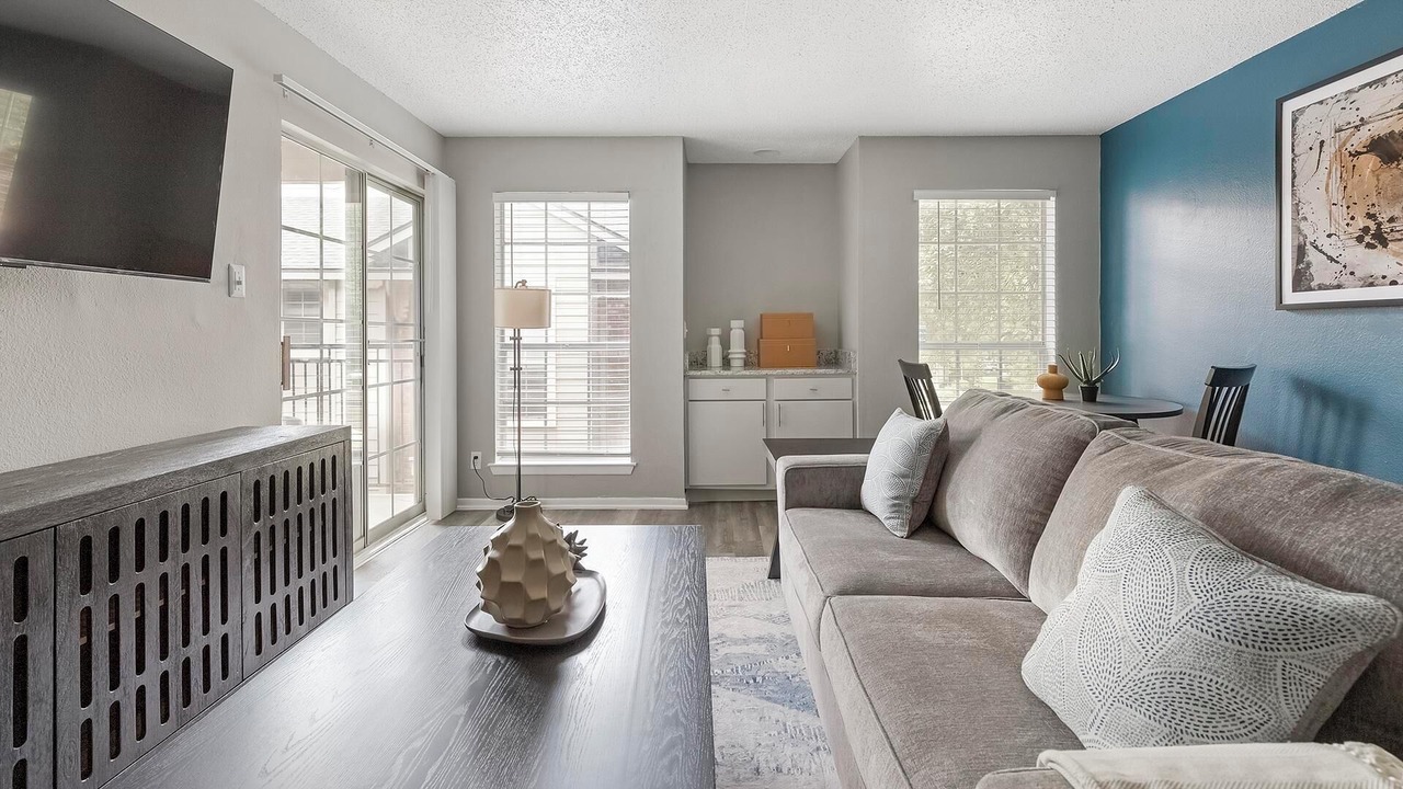 Photo of Livingroom in Royal Ridge