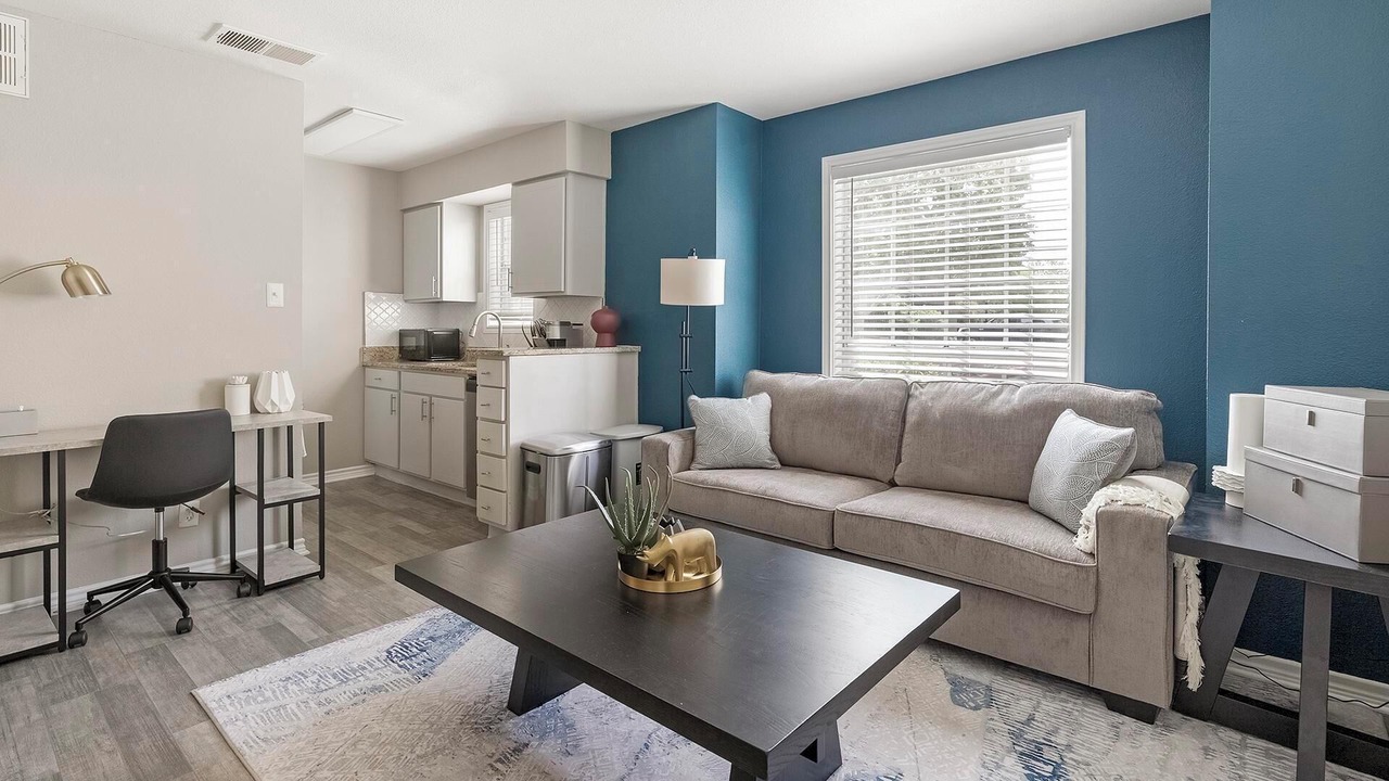 Photo of Livingroom in Royal Ridge