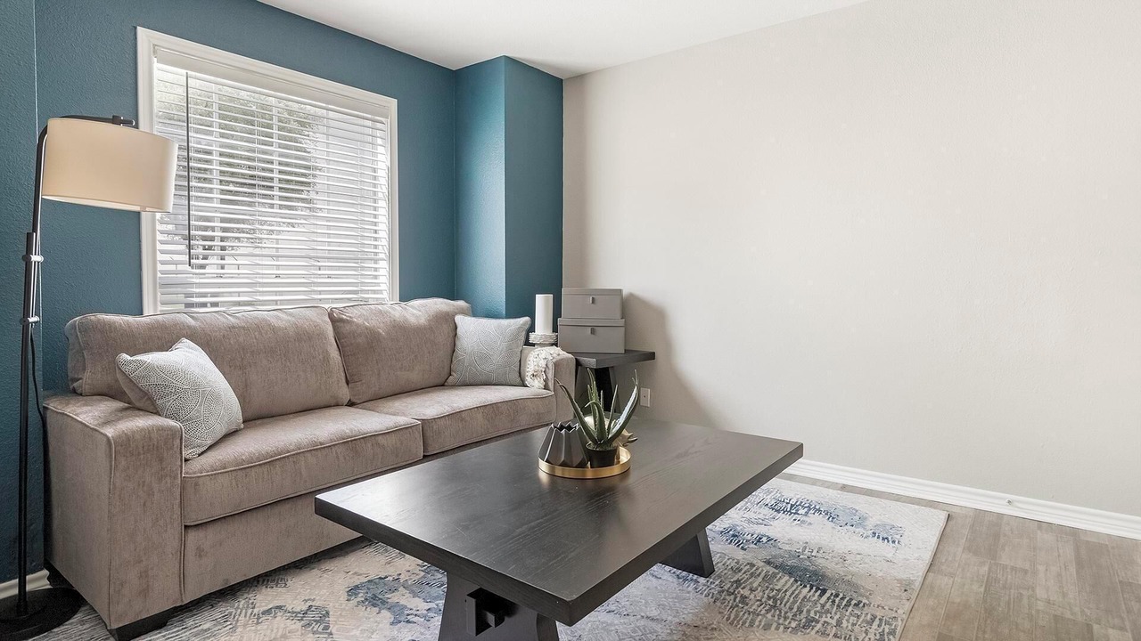 Photo of Livingroom in Royal Ridge