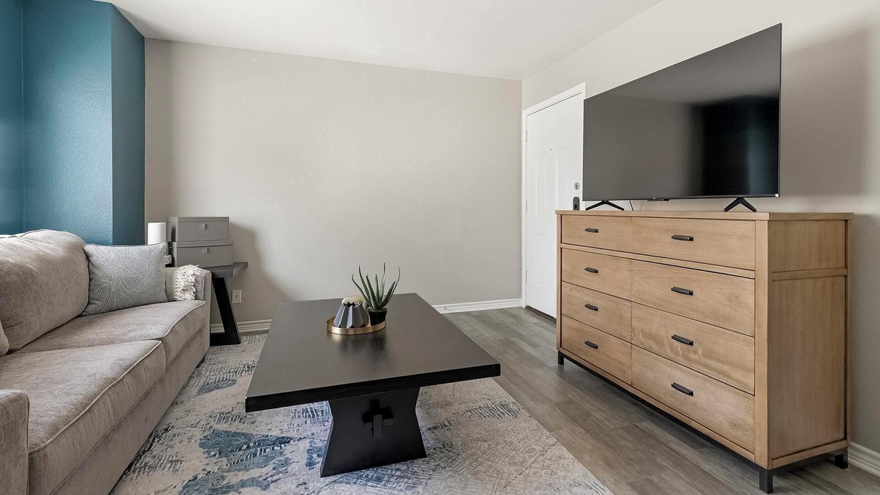 Photo of Livingroom in Royal Ridge