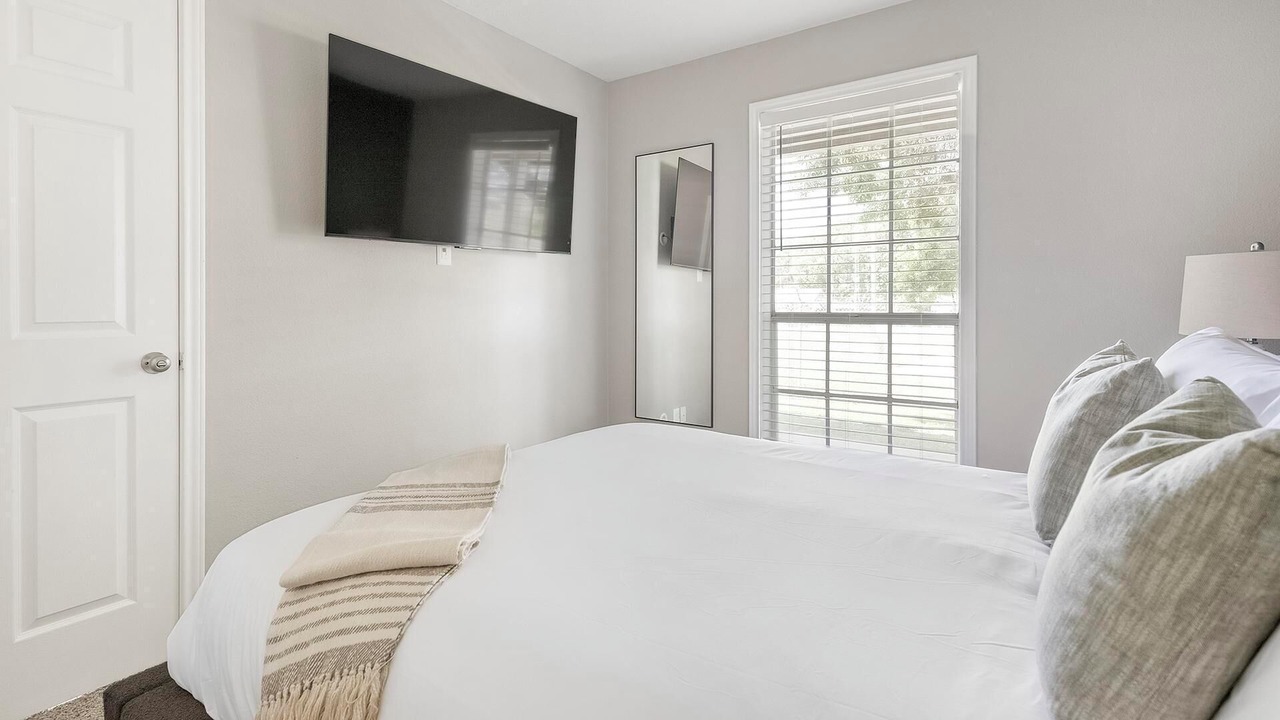 Photo of Bedroom in Royal Ridge