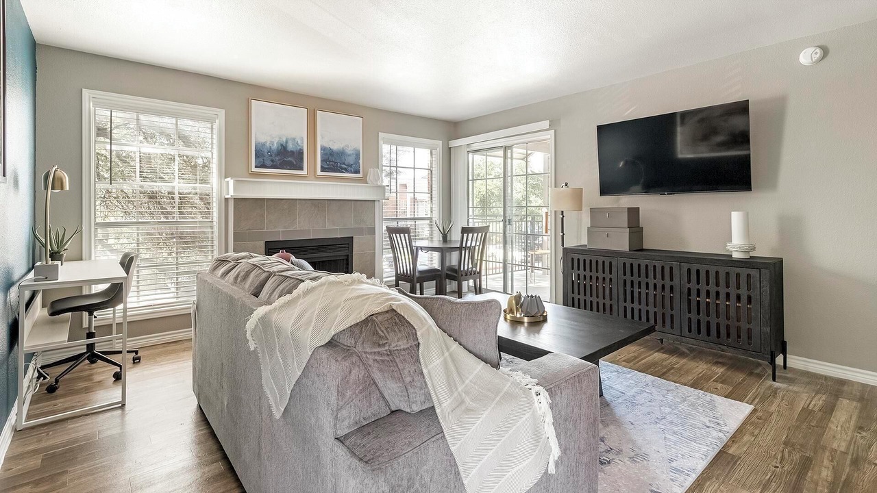 Photo of Livingroom in Royal Ridge