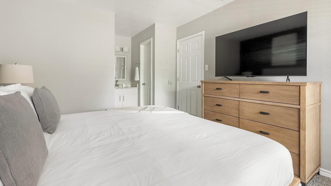Photo of Bedroom in Royal Ridge