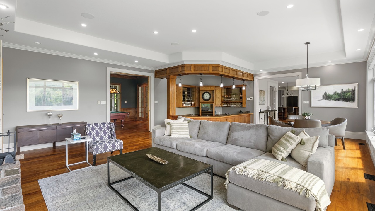 Photo of Livingroom in Mono