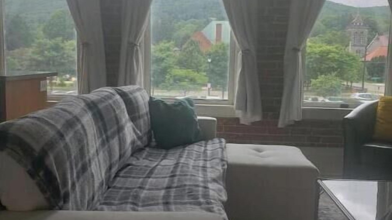 Photo of Livingroom in Corning