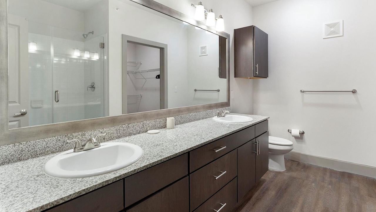 Photo of Bathroom in Haltom City