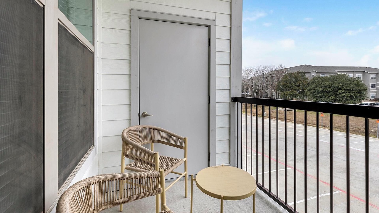 Photo of Patio Balcony in Haltom City
