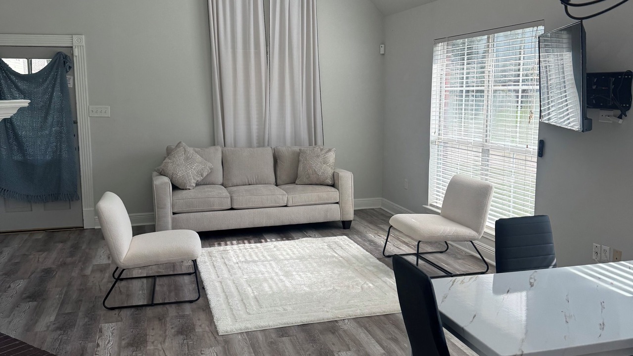 Photo of Livingroom in Prairieville