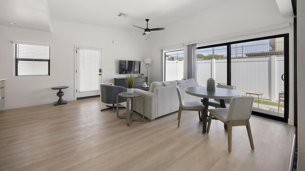 Photo of Livingroom in North Mountain