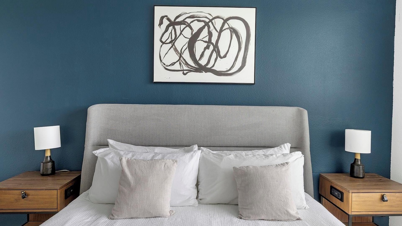 Photo of Bedroom in Garland