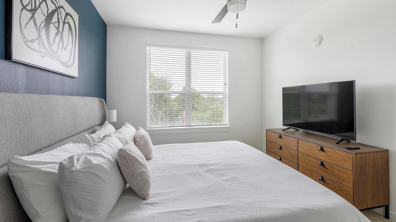 Photo of Bedroom in Garland