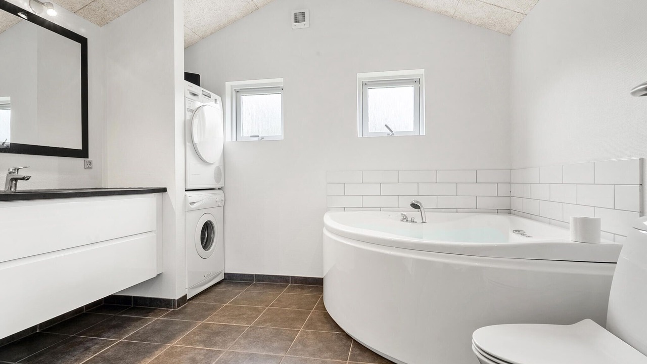 Photo of Bathroom in Skaven Strand