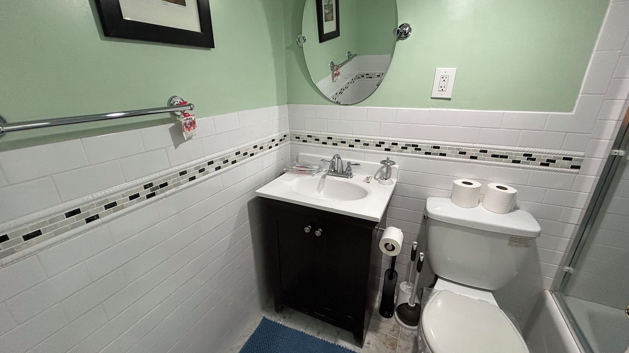 Photo of Bathroom in Oyster Bay Cove