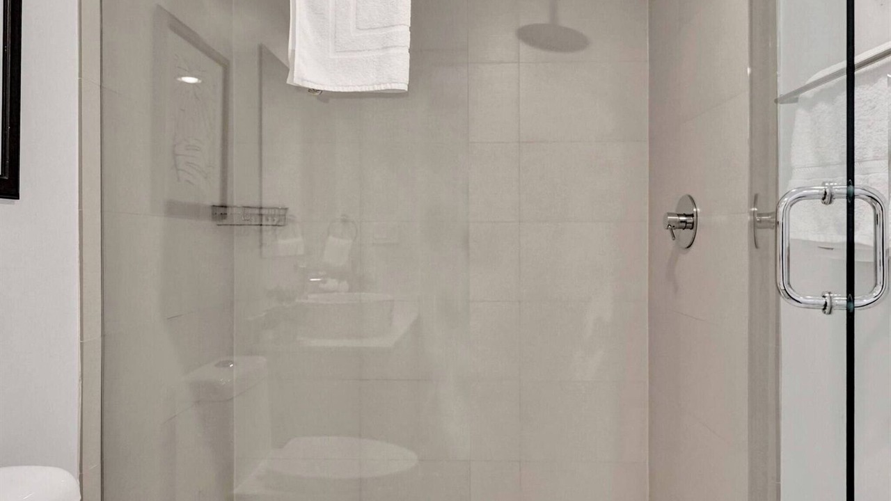 Photo of Bathroom in Hallandale Beach
