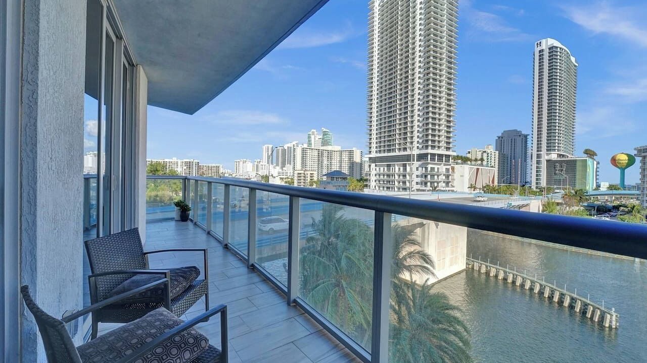 Photo of Outdoor in Hallandale Beach
