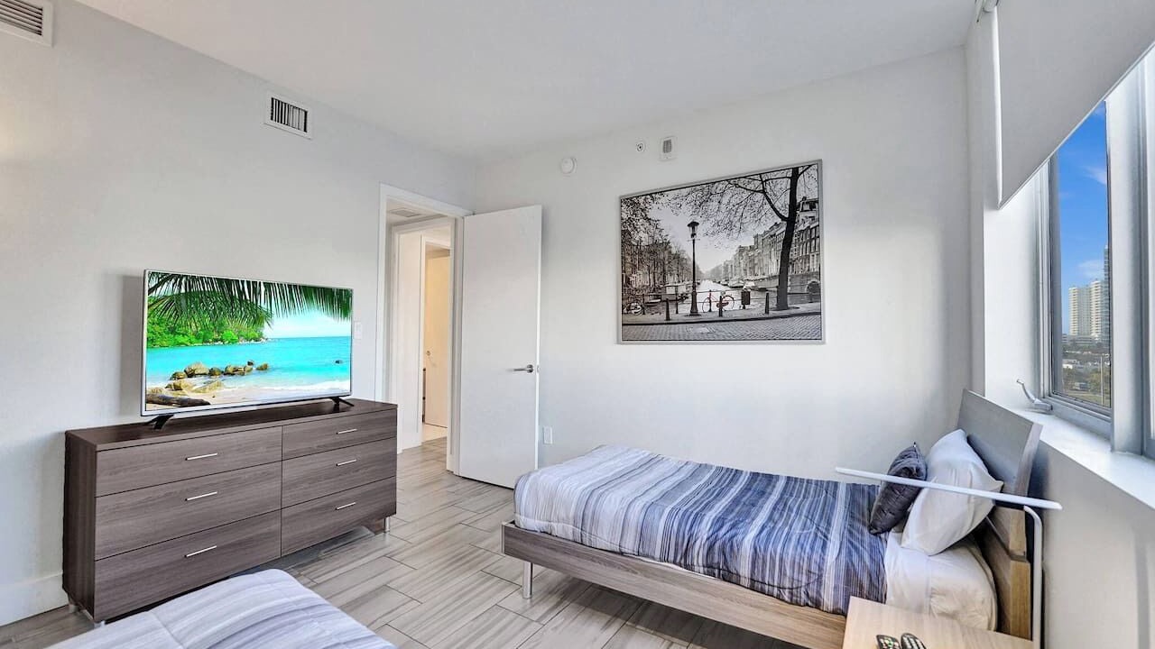 Photo of Bedroom in Hallandale Beach