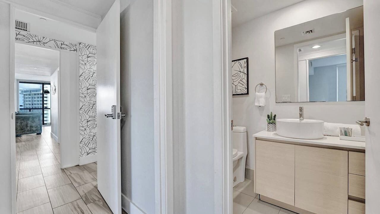 Photo of Bathroom in Hallandale Beach