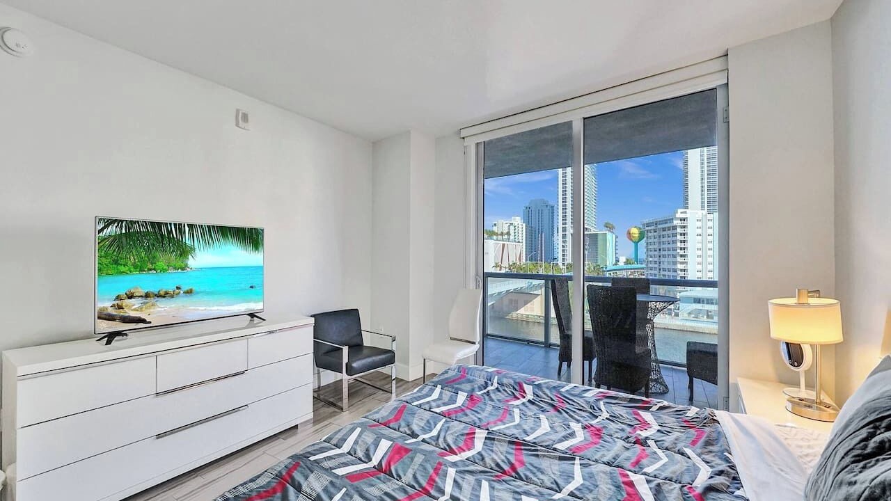 Photo of Bedroom in Hallandale Beach
