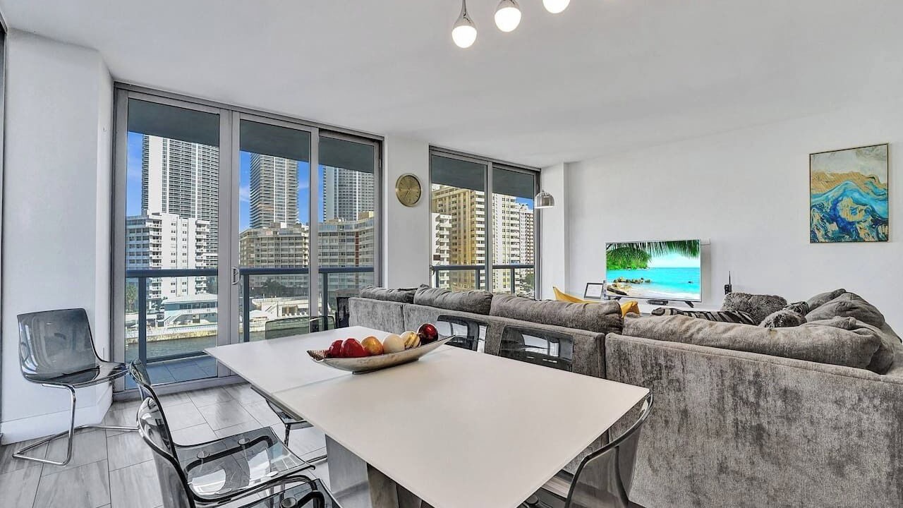 Photo of Livingroom in Hallandale Beach