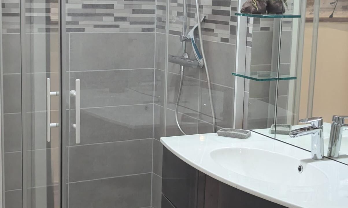 Photo of Bathroom in Carla-de-Roquefort