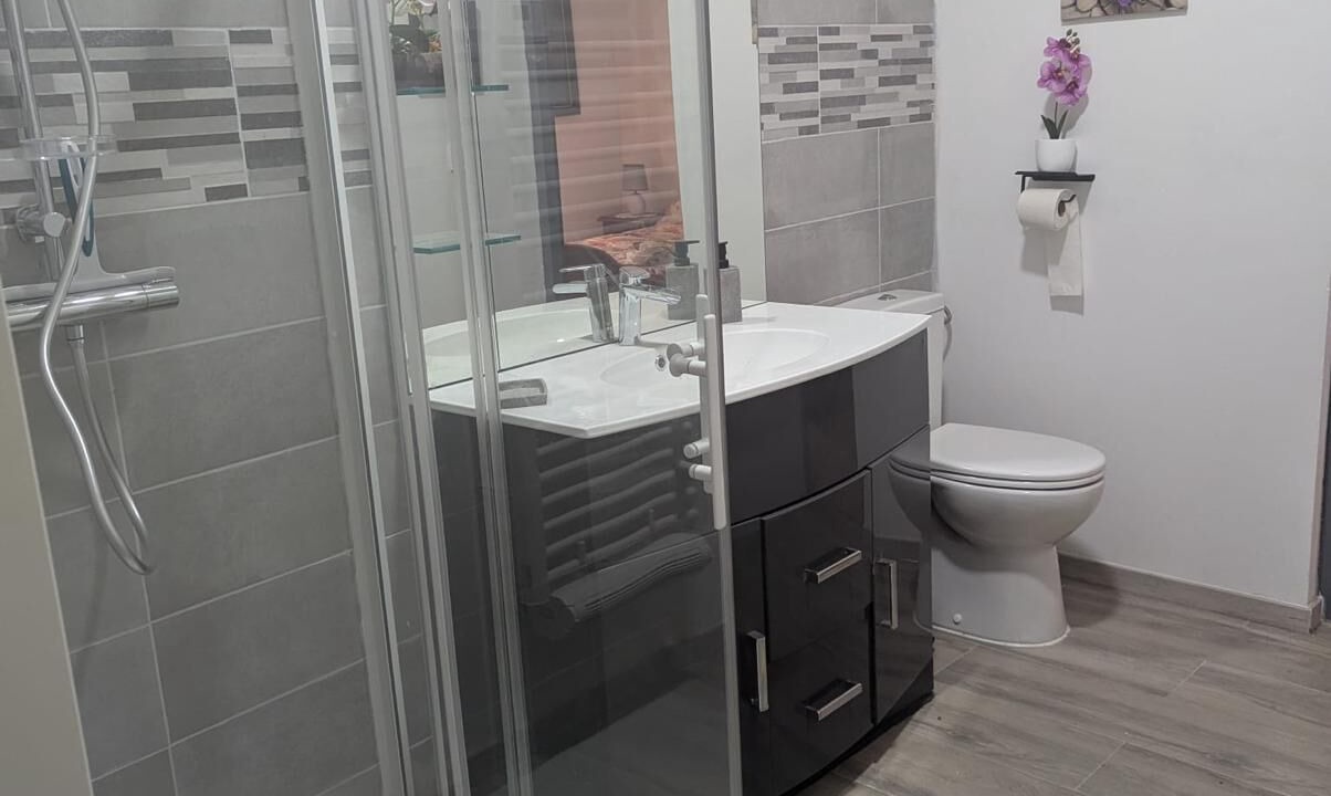 Photo of Bathroom in Carla-de-Roquefort
