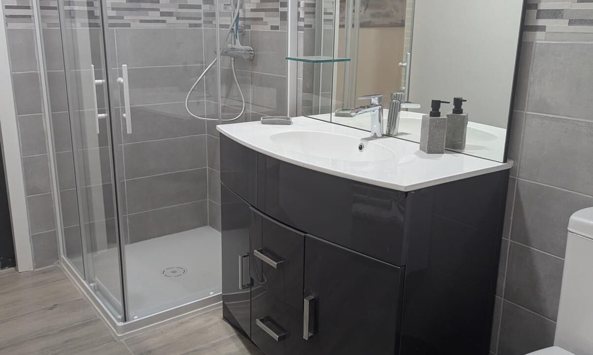 Photo of Bathroom in Carla-de-Roquefort