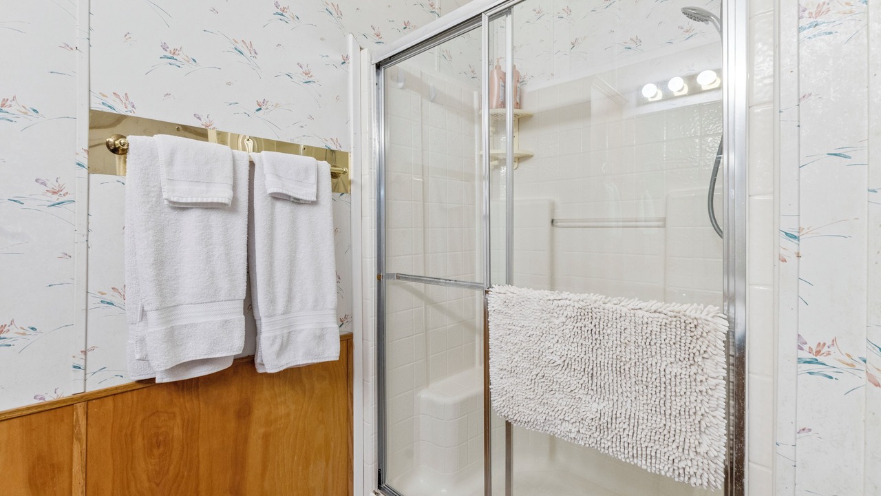 Photo of Bathroom in Kemp