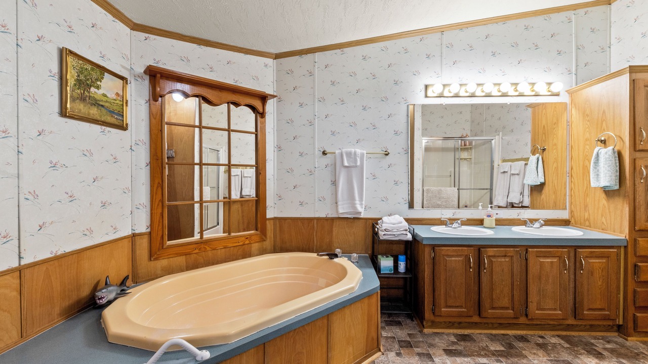 Photo of Bathroom in Kemp