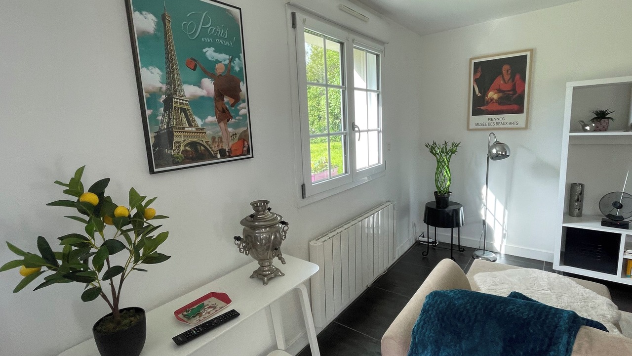 Photo of Livingroom in La Chapelle-des-Fougeretz