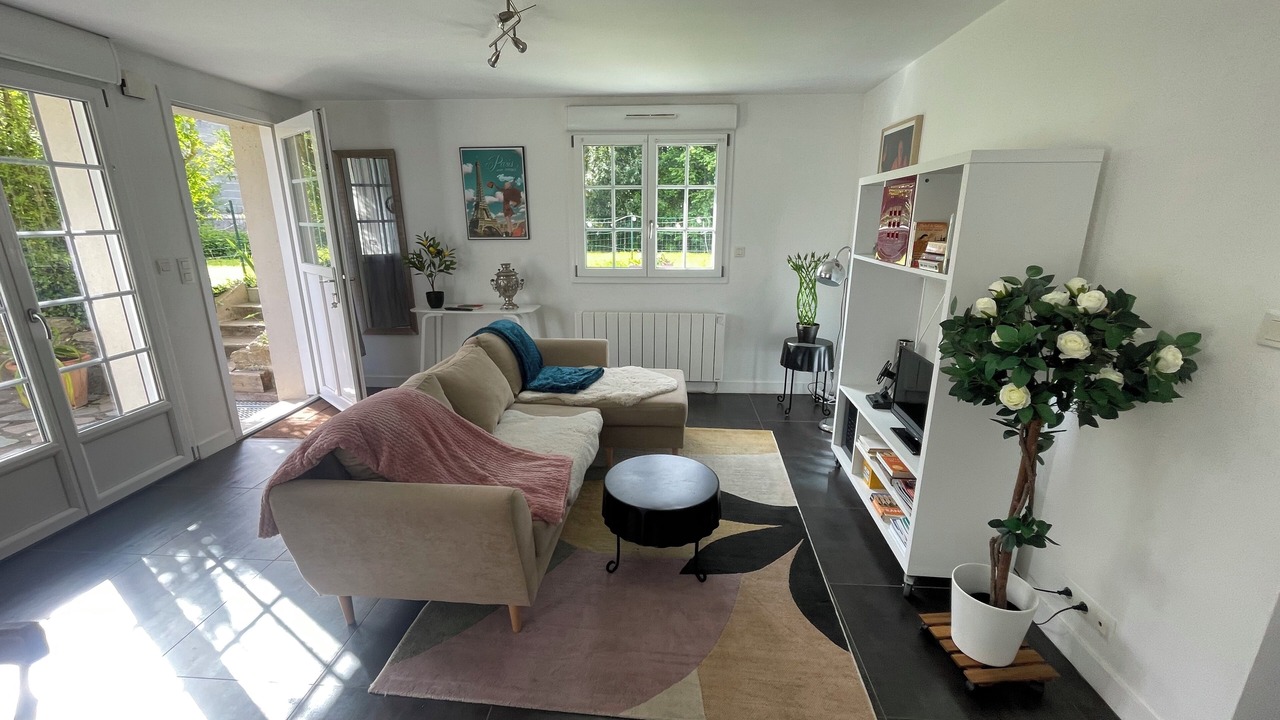 Photo of Livingroom in La Chapelle-des-Fougeretz