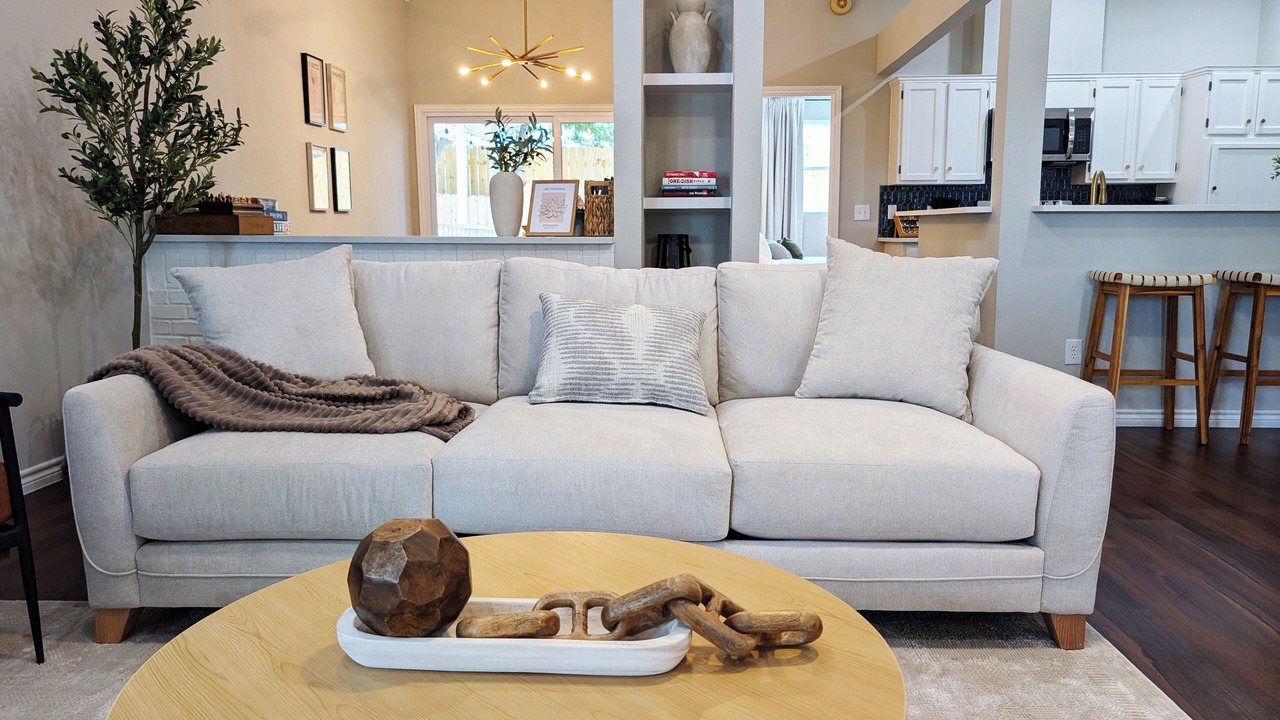 Photo of Livingroom in Wells Branch