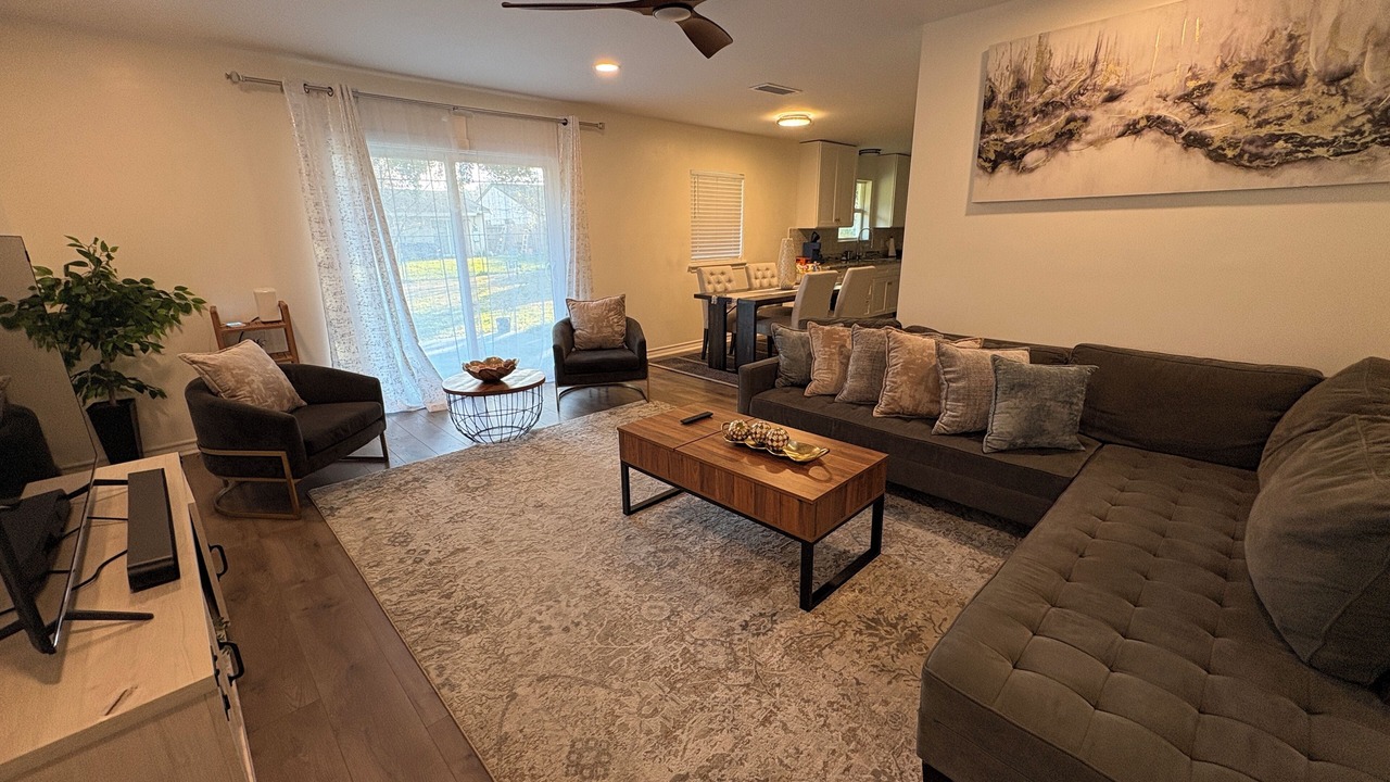 Photo of Livingroom in Westbury