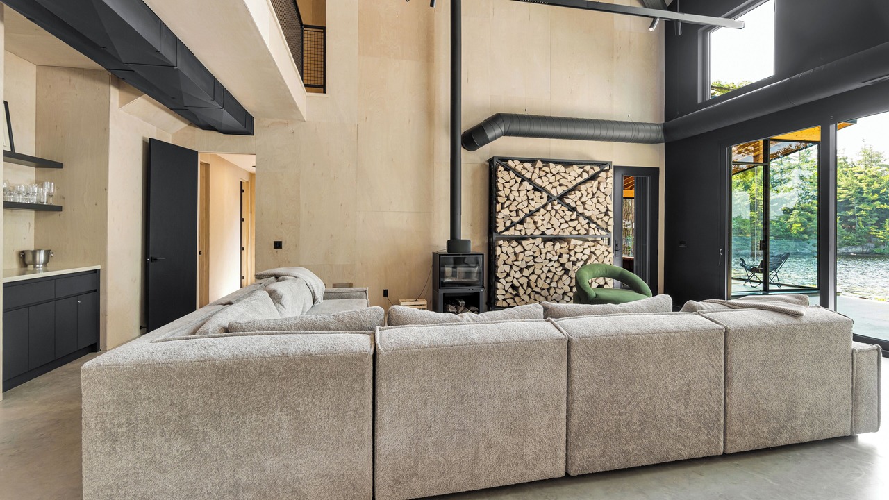 Photo of Livingroom in Gravenhurst