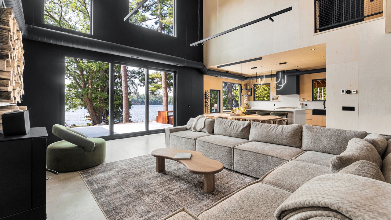 Photo of Livingroom in Gravenhurst