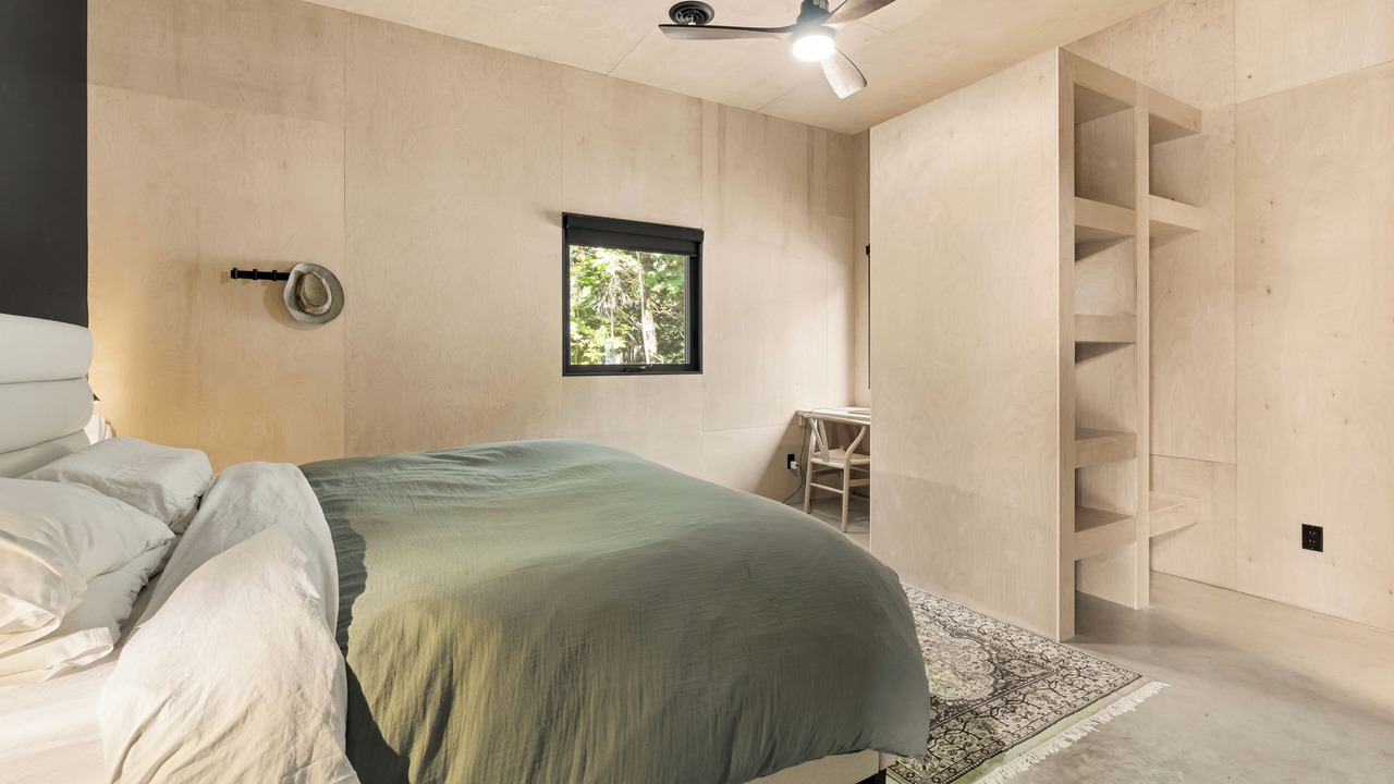 Photo of Bedroom in Gravenhurst