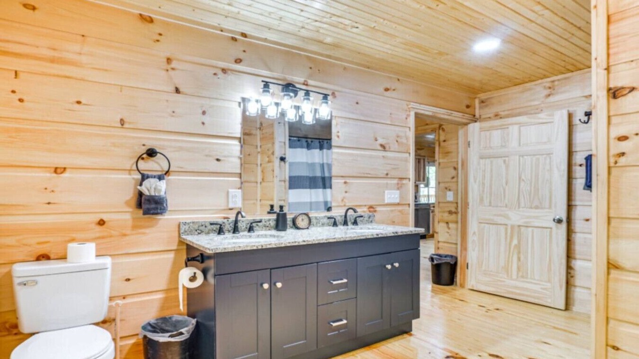 Photo of Bathroom in Tellico Plains