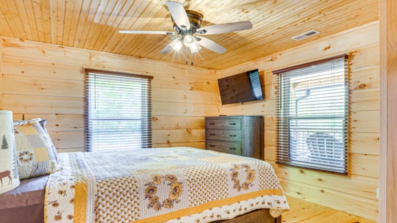 Photo of Bedroom in Tellico Plains