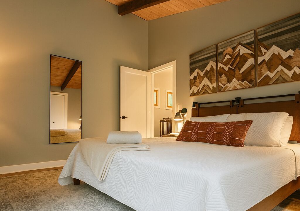 Photo of Others in Lake Ariel