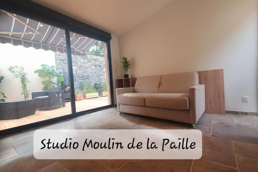 Photo of Livingroom in Veyre-Monton
