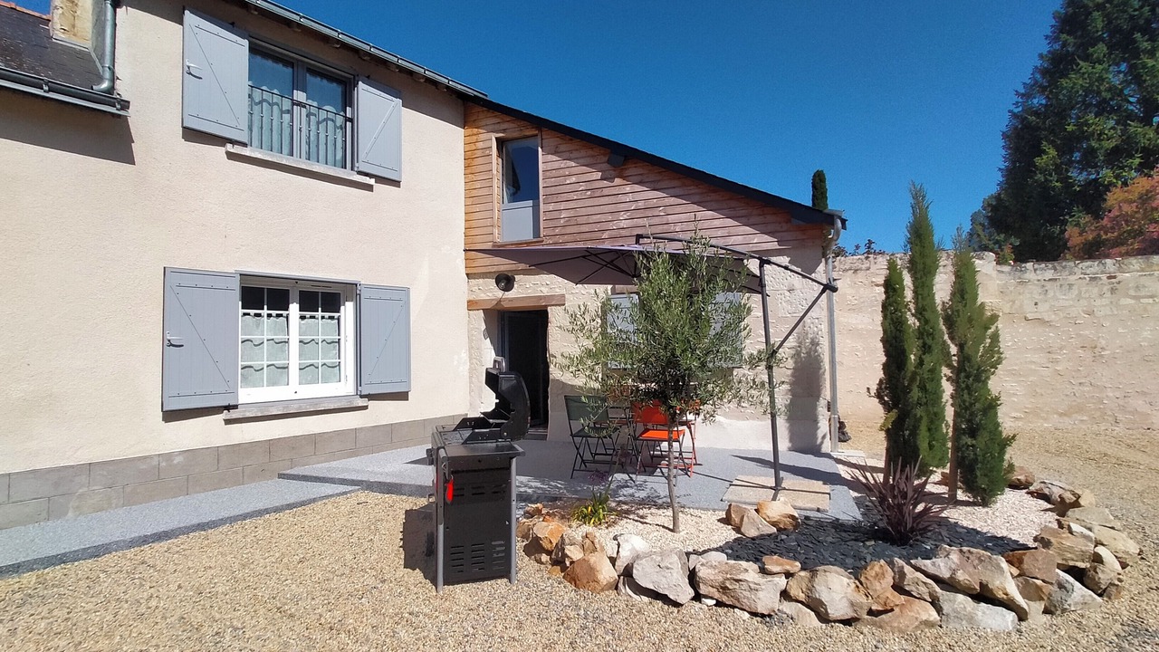 Photo of Outdoor in Distre