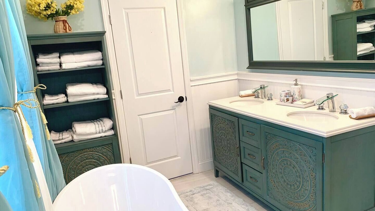 Photo of Bathroom in Elwood