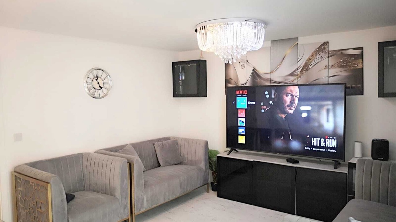 Photo of Livingroom in Headstone North