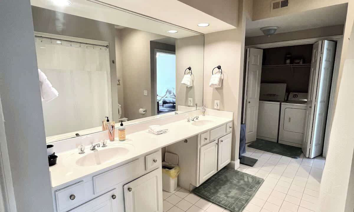 Photo of Bathroom in Cityplace