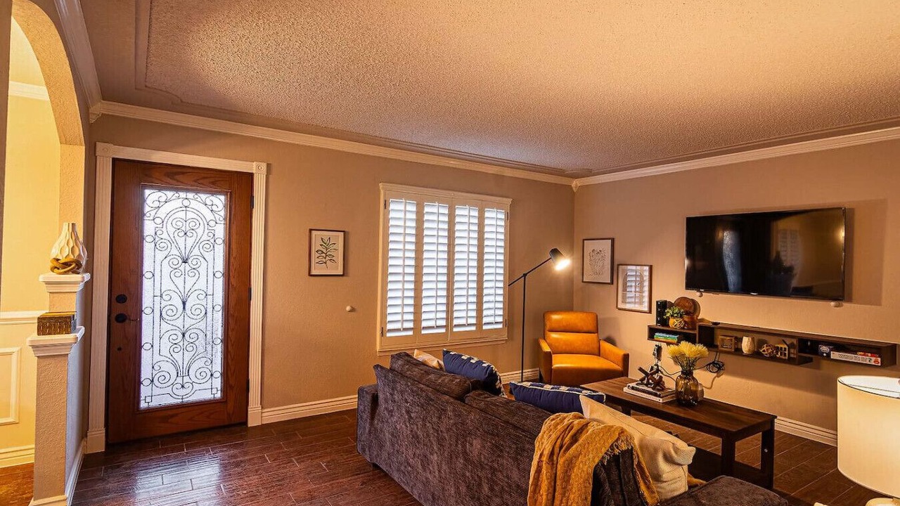 Photo of Livingroom in Biggs Field