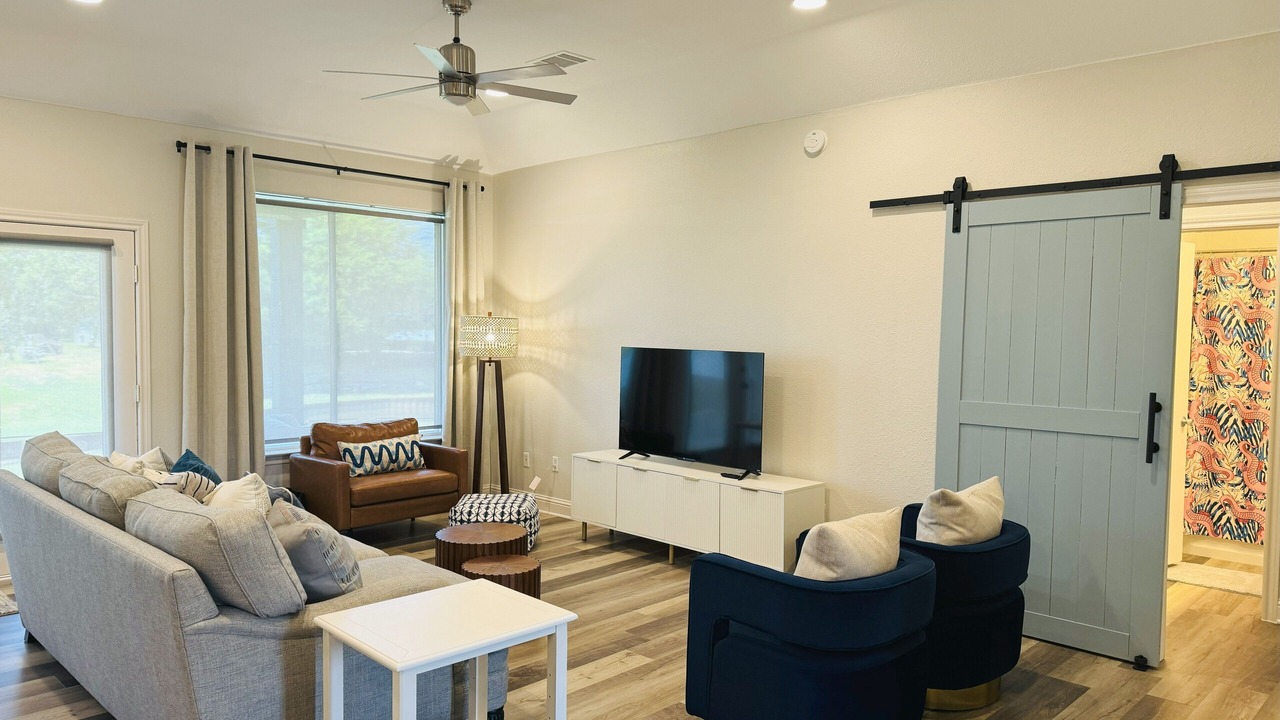 Photo of Livingroom in Tool
