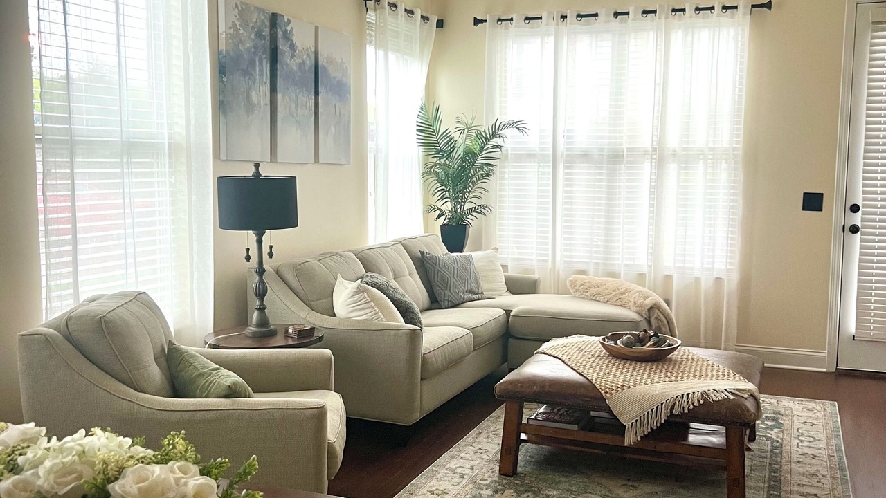 Photo of Livingroom in Thompson's Station
